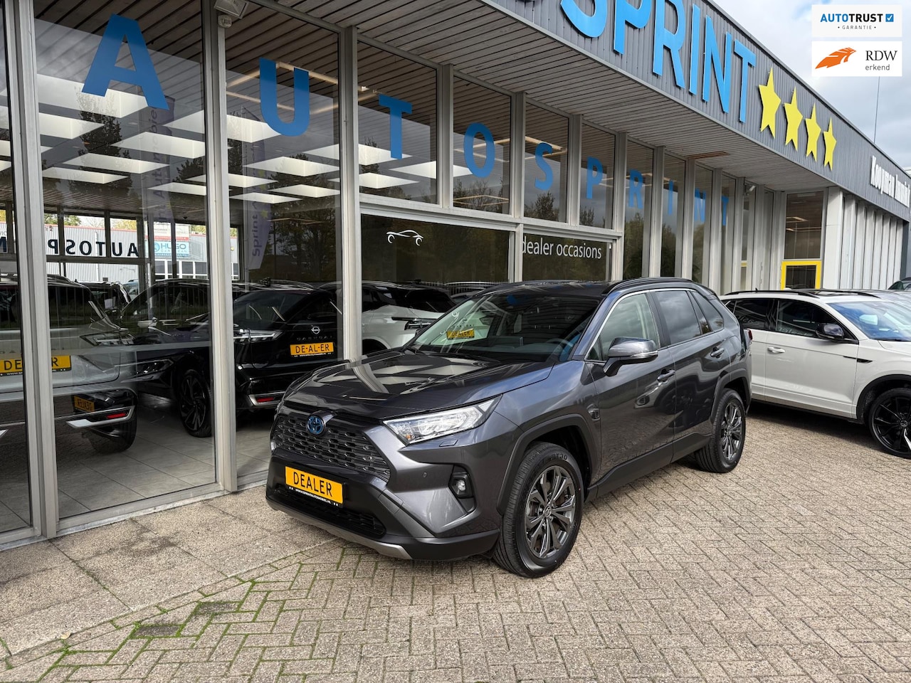 Toyota RAV4 - 2.5 Hybrid Dynamic 218PK / LEDER CARPLAY / ELEKTRISCHE ACHTERKLEP / - AutoWereld.nl