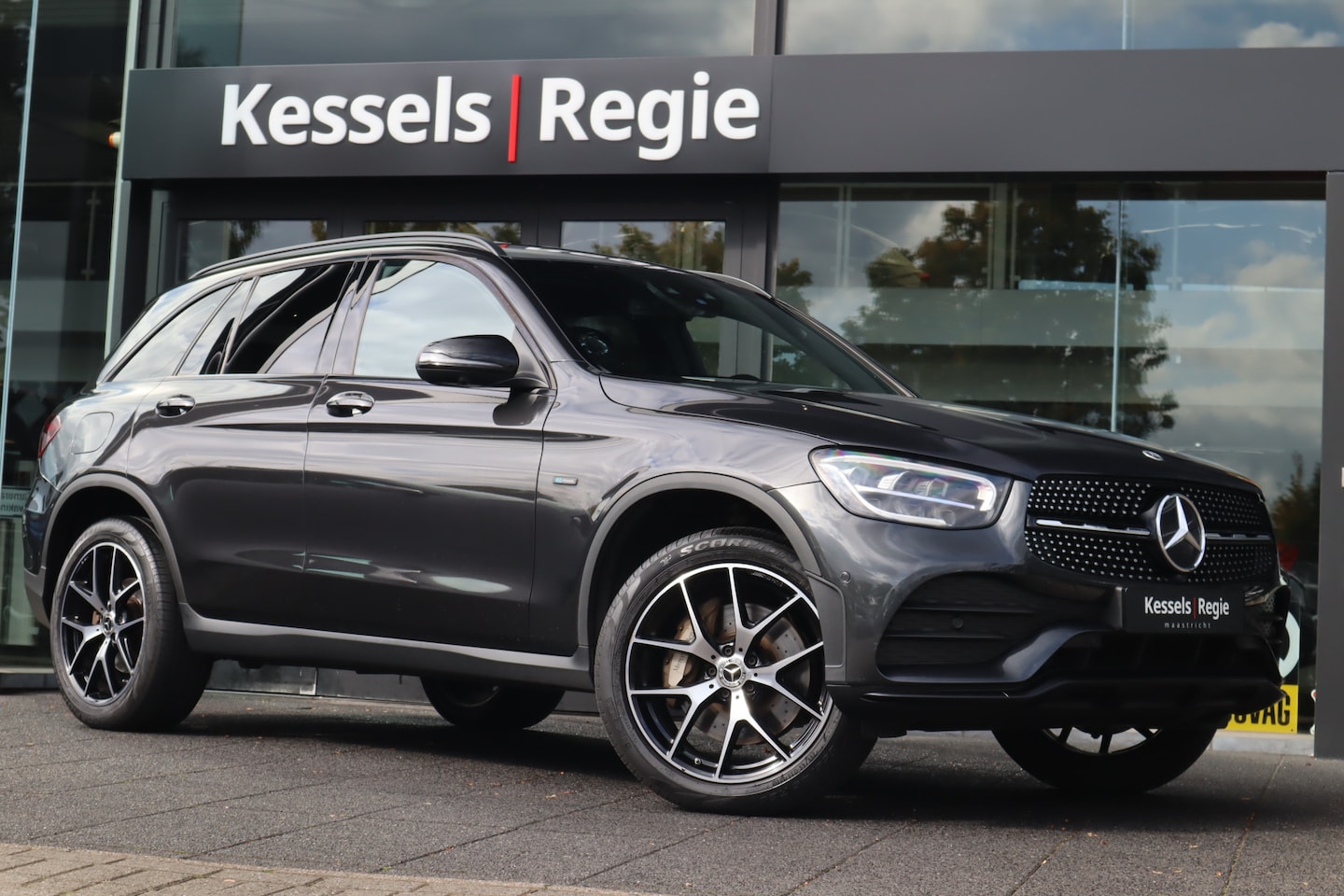 Mercedes-Benz GLC-klasse - 300e 4MATIC AMG Night Sfeerverlichting 20" Virtual - AutoWereld.nl