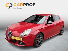 Alfa Romeo Giulietta - 1.7 TBi Quadrifoglio Verde 241 PK. Meer foto's volgen