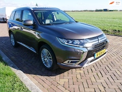 Mitsubishi Outlander - 2.4 PHEV Intense+ PANO HIFI *13999 NETTO