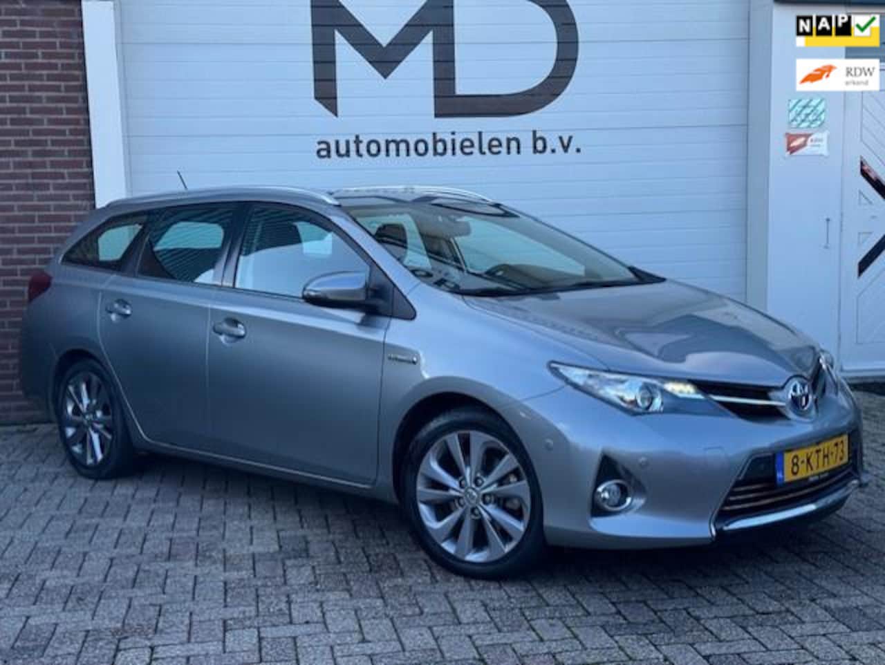Toyota Auris Touring Sports - 1.8 Hybrid Executive/1e eigenaar - AutoWereld.nl