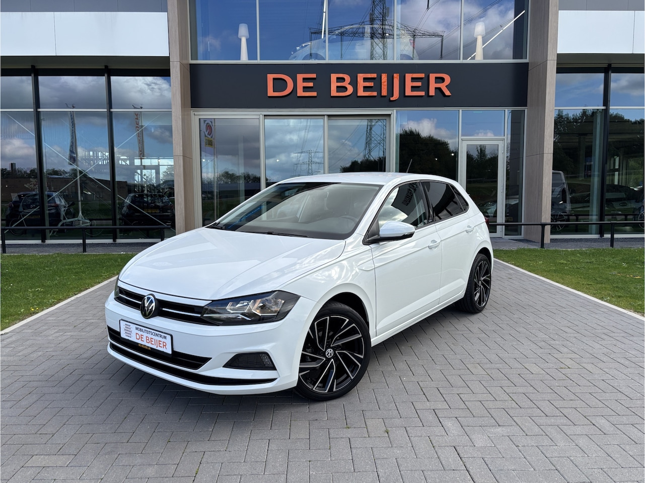Volkswagen Polo - 1.0 TSI Highline Navi I Camera I App - AutoWereld.nl