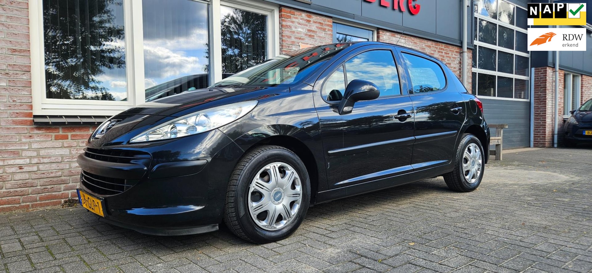 Peugeot 207 - 1.4 Cool 'n Blue Airco! Cruise Control! NAP! 5-Deurs! Nieuwe Apk! - AutoWereld.nl
