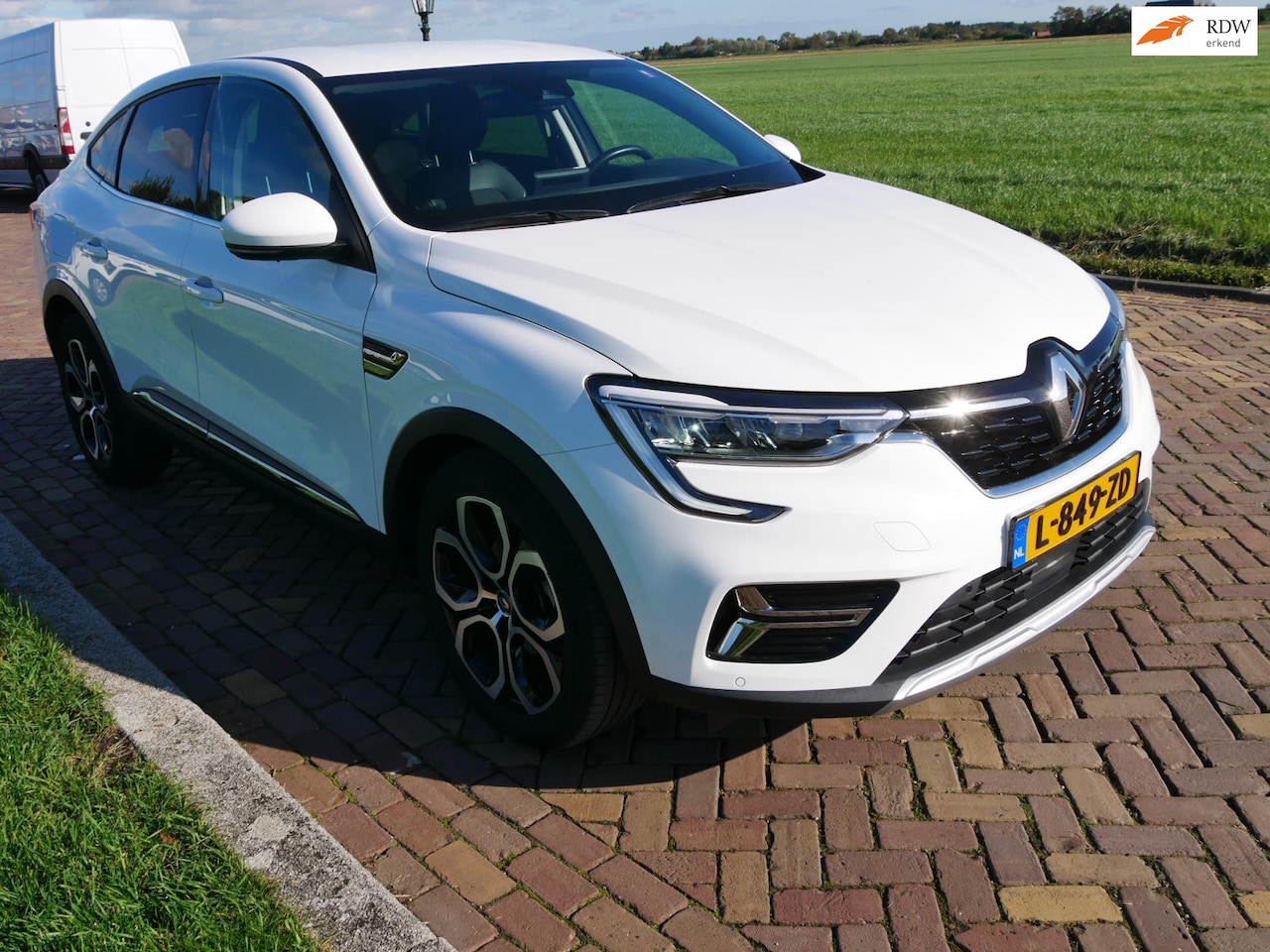 Renault Arkana - 1.6 E-Tech Hybrid 145 Intens NAVI CLIMA ** 15999 NETTO ** - AutoWereld.nl