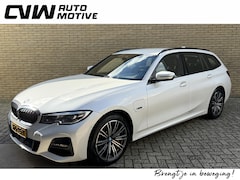 BMW 3-serie Touring - 330e M-Pakket | Shadowline | Sportstoelen | Navigatie | Alcantara/leder | Trekhaak | Camer
