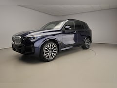 BMW X5 - xDrive40d M-Sportpakket / Panoramadak / Trekhaak / Comfortstoelen / Getint glas / HIFI / S