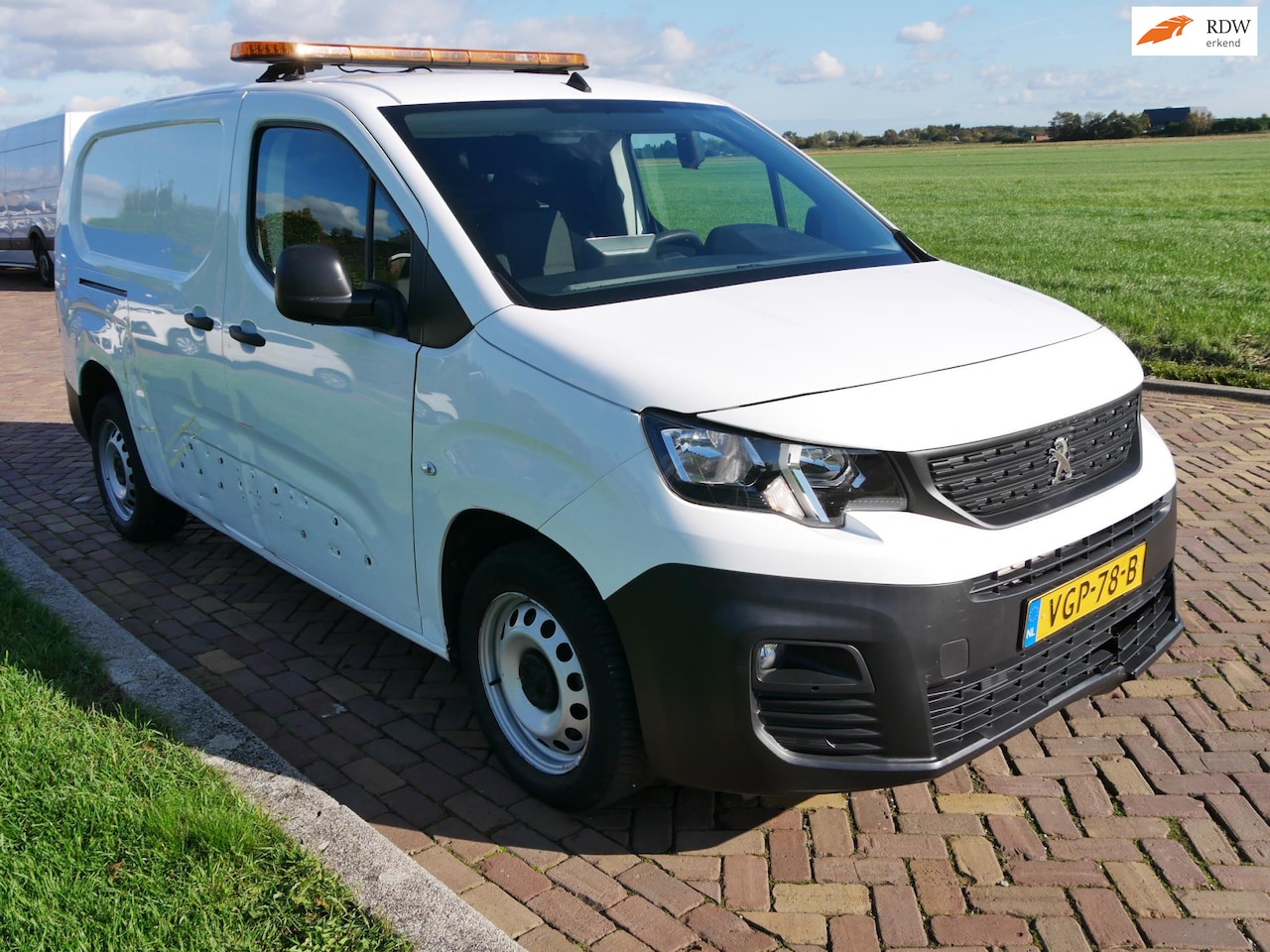 Peugeot Partner - 1.2 PureTech Premium Long AC 3-SEATS ** 4999 EX BTW ** - AutoWereld.nl