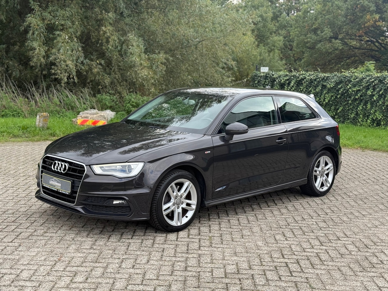 Audi A3 - 1.8 TFSI AUTOMAAT I 211PK I NAVI S-LINE I CRUISE I LED I PDC - AutoWereld.nl
