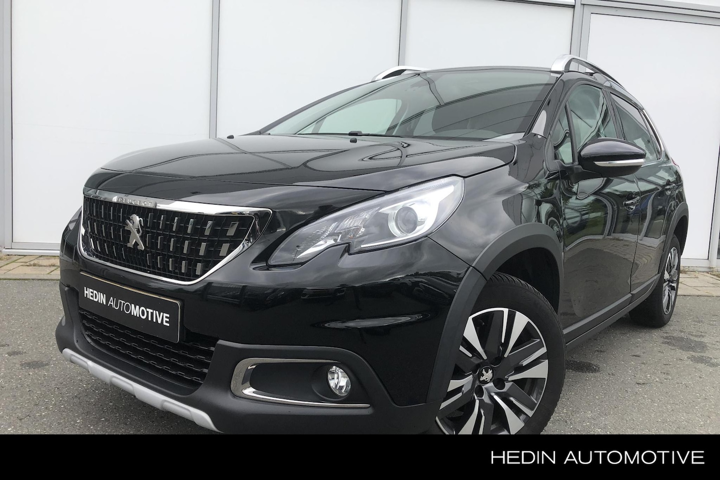 Peugeot 2008 - 1.2 110PK Allure | Trekhaak | Panoramadak | Navigatie | Climate Control | Achteruitrijcame - AutoWereld.nl