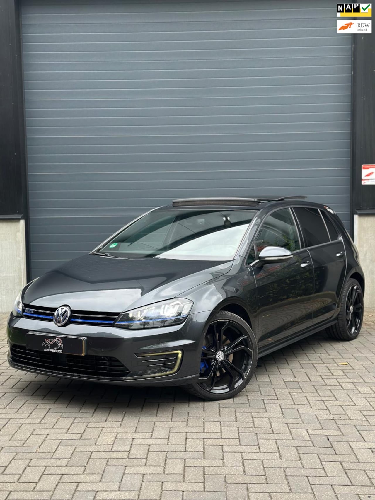 Volkswagen Golf - 1.4 TSI GTE PANO - Keyless - Uitlaat Systeem - ACC - AutoWereld.nl