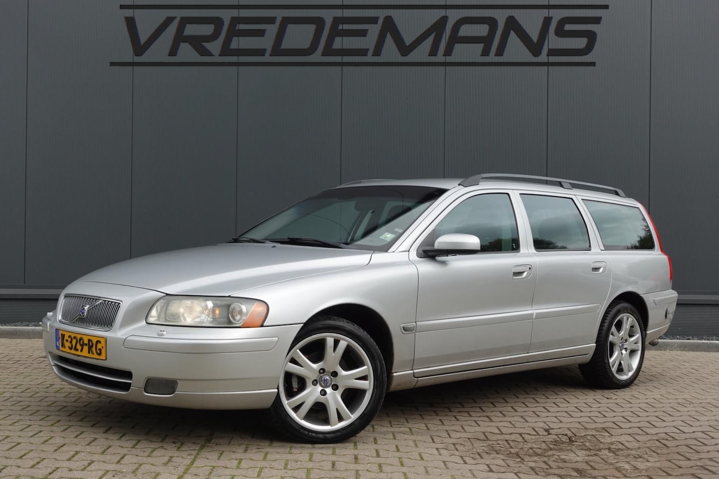 Volvo V70 - 2.4 Comfort Line 2.4 Comfort Line - AutoWereld.nl