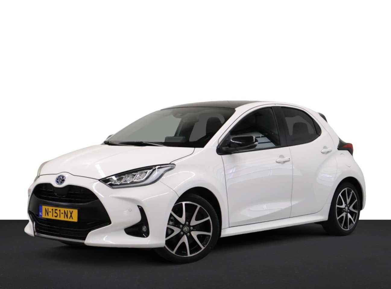 Toyota Yaris - 1.5 Hybrid Executive Premium pack - AutoWereld.nl
