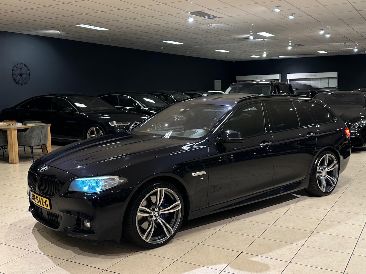 BMW 5-serie Touring - 535d xDrive High Exe|M-SPORT|PANO|HUD|ACC|MEMORY|TOP - AutoWereld.nl