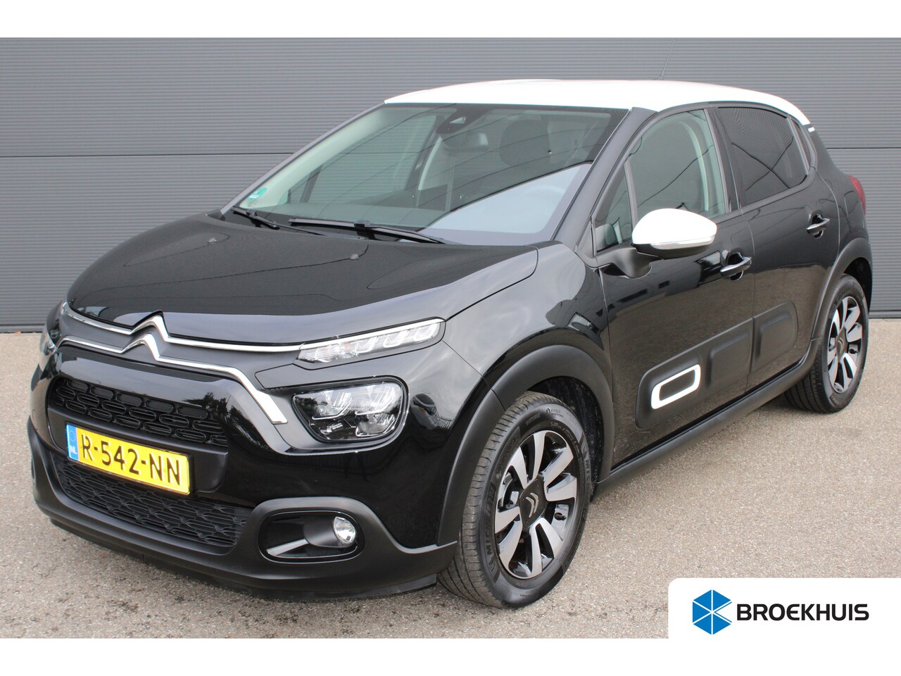 Citroën C3 - 1.2 PureTech Shine Business | Navi by app | Apple carplay | Lichtmetaal | Parkeersensoren - AutoWereld.nl