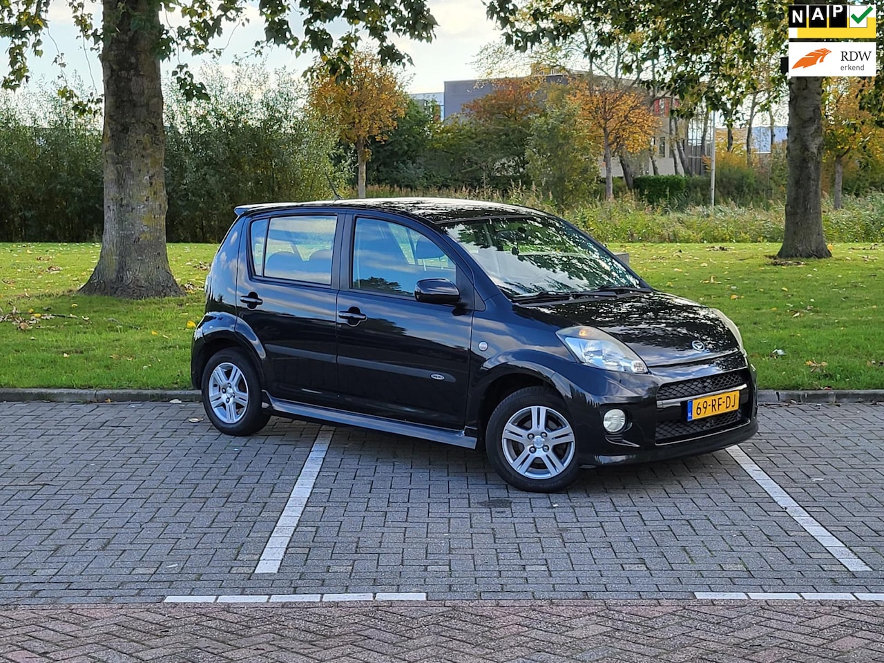Daihatsu Sirion 2 - 1.3-16V Comfort / Airco / Navi / Bluetooth / Multimedia - AutoWereld.nl