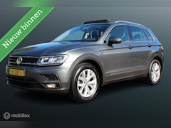 Volkswagen Tiguan - 1.4 TSI Comfortline Business, Trekhaak, Panodak, Navi, App connect, Pdc voor + achter, Cru