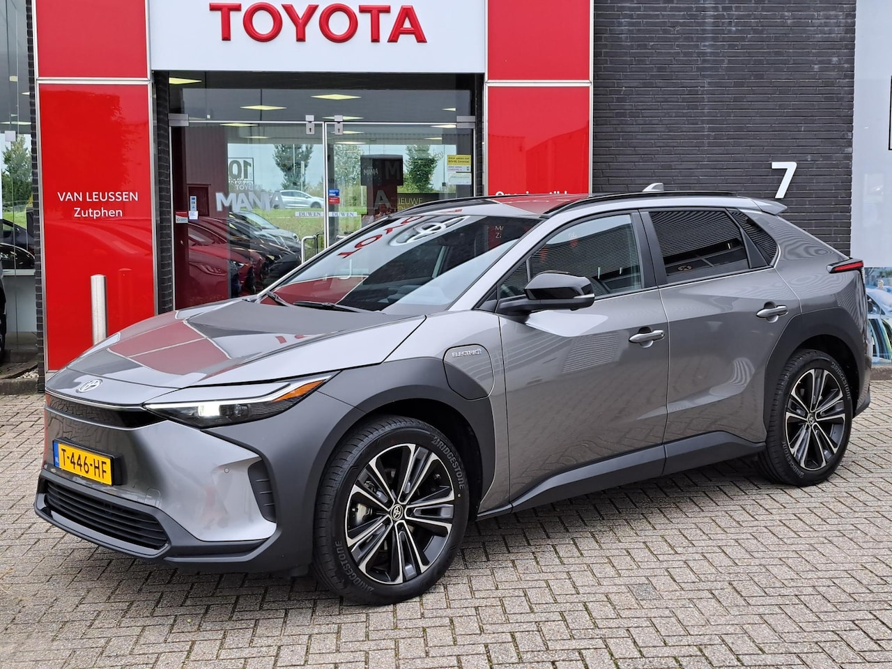 Toyota bZ4X - DYNAMIC+ 19" LM STUURVERW ELEK. A-KLEP WARMTEPOMP REMOTE-CLIMATE - AutoWereld.nl
