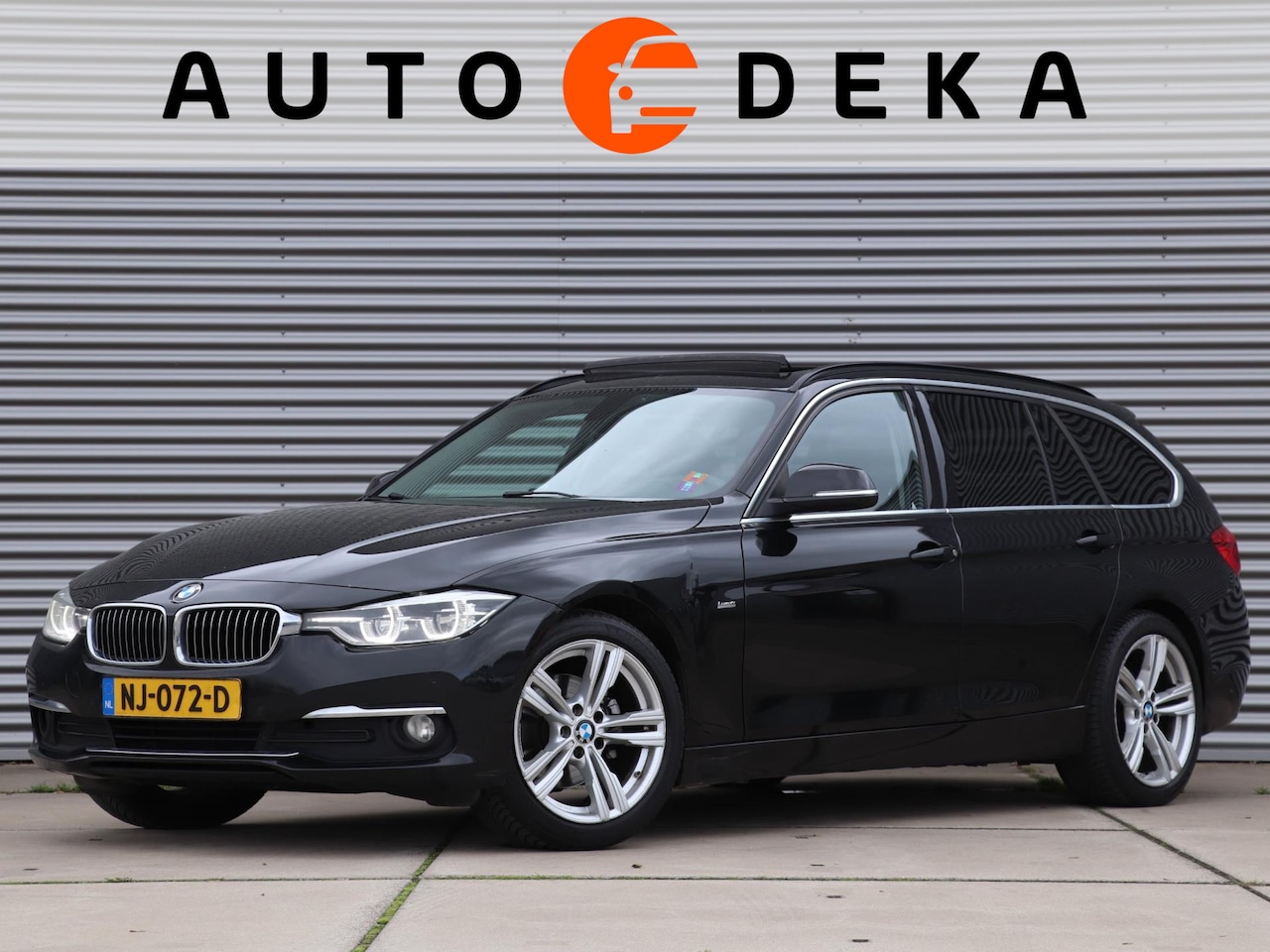 BMW 3-serie Touring - 320d Luxury Automaat *Panodak*Leder*Keyless* - AutoWereld.nl