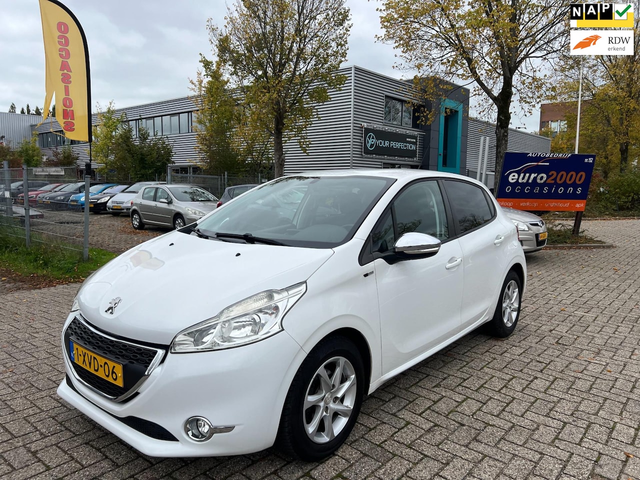 Peugeot 208 - 1.2 VTi Style - Navigatie - Cruisec - Nette staat - AutoWereld.nl
