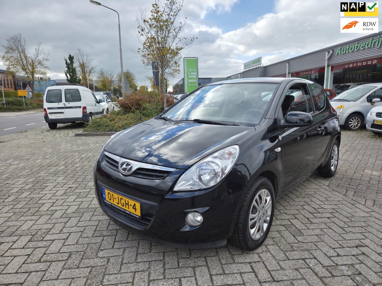 Hyundai i20 - 1.2i DynamicVersion|NAP|AIRCO|3-DEURS| - AutoWereld.nl