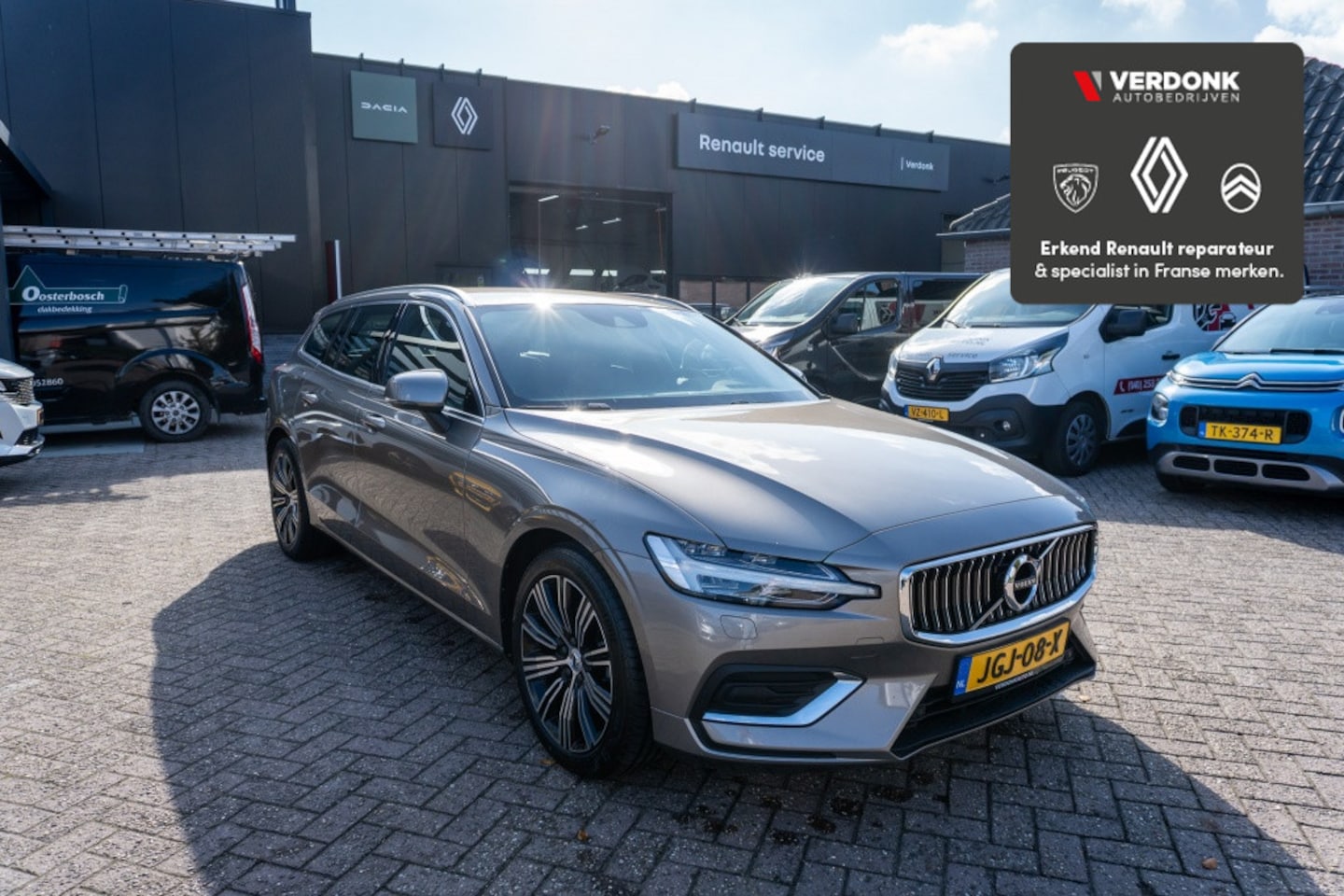 Volvo V60 - 2.0 B4 Plus Dark 2.0 B4 Plus Dark - AutoWereld.nl
