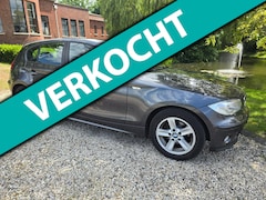 BMW 1-serie - 118i High Executive Automaat Airco cruise controle Apple car play
