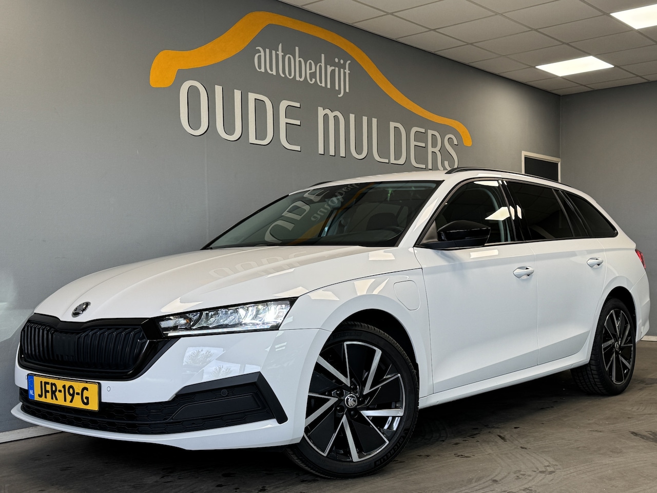 Skoda Octavia Combi - 1.4 Camera/Parkeersensoren/ACC - AutoWereld.nl