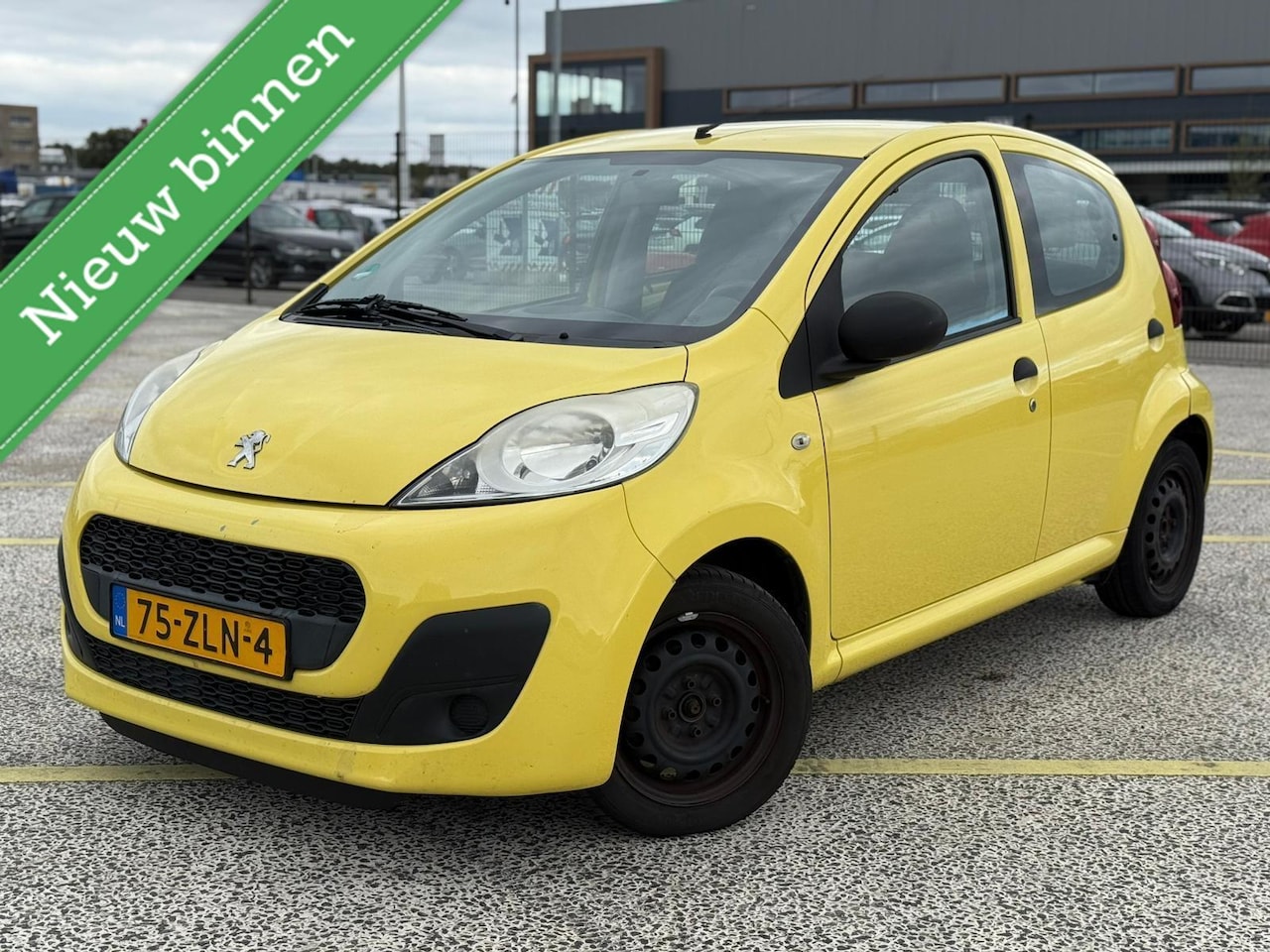 Peugeot 107 - 1.0 Access Accent 5DEUR AIRCO NAP - AutoWereld.nl