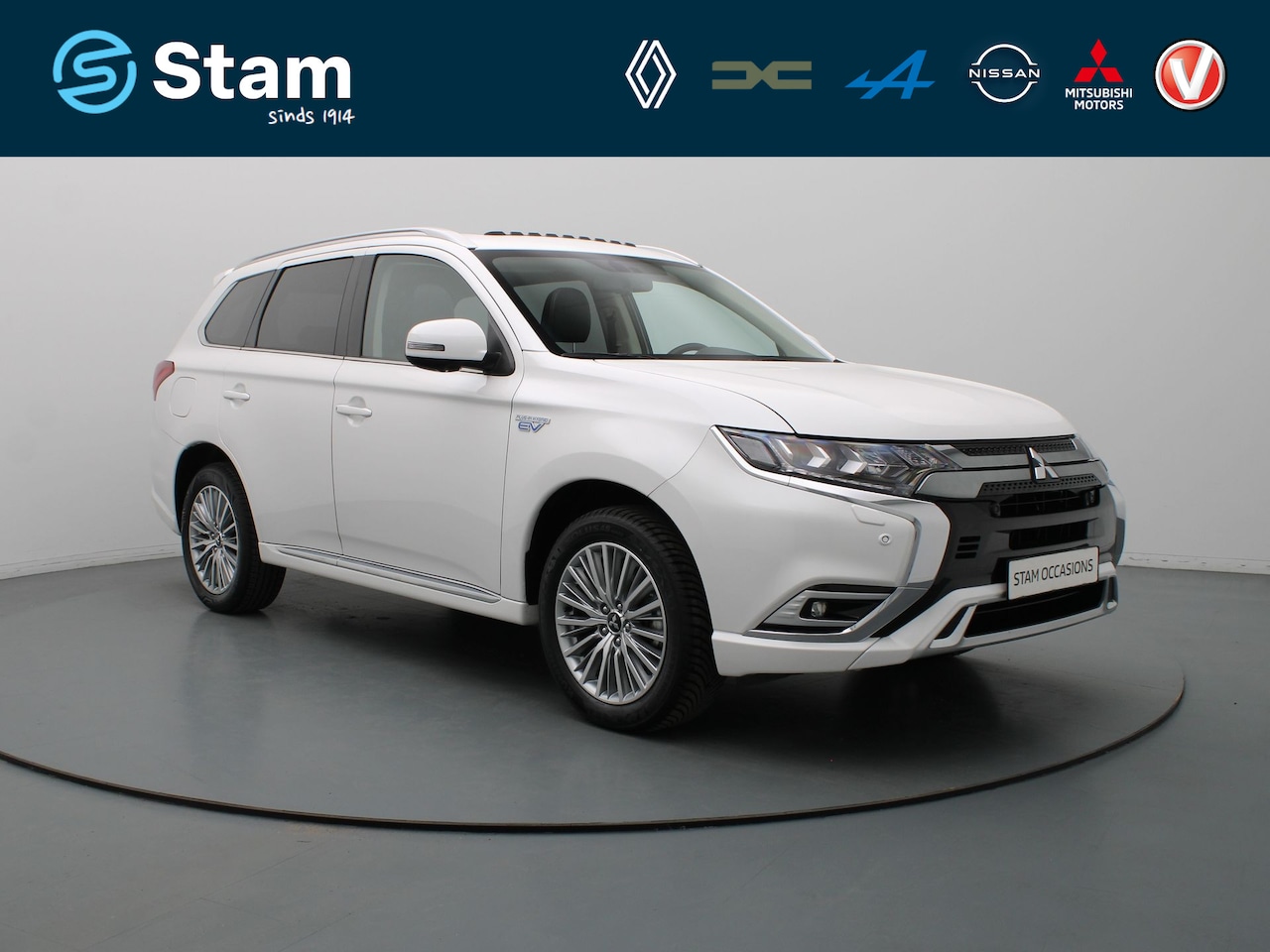 Mitsubishi Outlander - 225pk PHEV Intense+ Automaat 360° Camera | Cruise | Stoel-/stuurverw. | Trekhaak | Panoram - AutoWereld.nl
