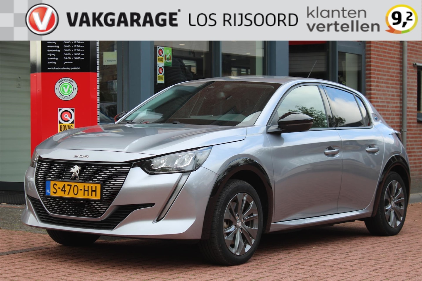 Peugeot e-208 - EV 50kWh *Allure* | 3 Fase | Carplay | Camera | Stoel verwarming | PDC | Privacy | Navigat - AutoWereld.nl