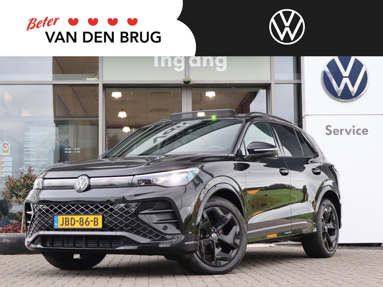 Volkswagen Tiguan - 1.5 eTSI R-Line Edition 150PK DSG | Black style | Panoramadak | Stoelverwarming | Navigati - AutoWereld.nl