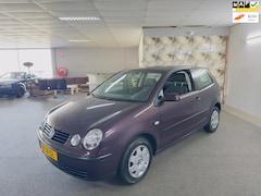 Volkswagen Polo - 1.4-16V Comfortline Apk Nieuw, Airco, Cruise Control, Trekhaak, N.A.P, weinig kilometers,
