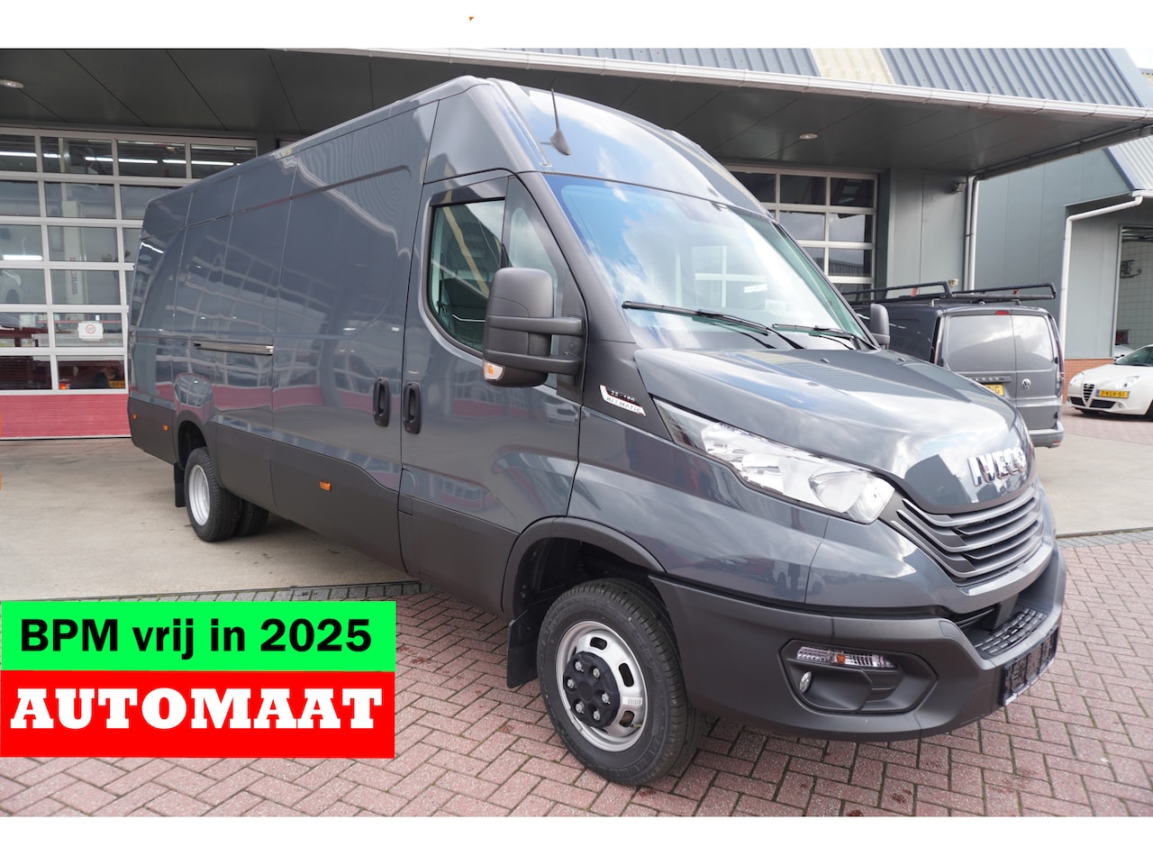 Iveco Daily - 35C18HV 3.0 410L 180PK H2 Automaat Dubbel lucht | Airco | Navi | Camera| Trekhaak 3500kg - AutoWereld.nl