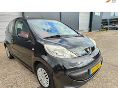Peugeot 107 - 1.0-12V XR
