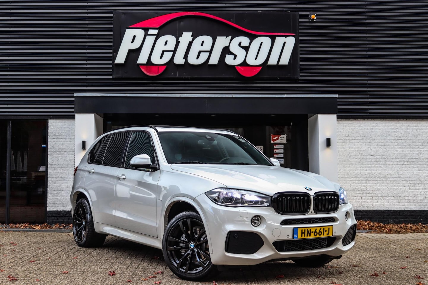 BMW X5 - XDrive40e M-Pakket NAP PANO MEMORY CAMERA LEDER XENON - AutoWereld.nl