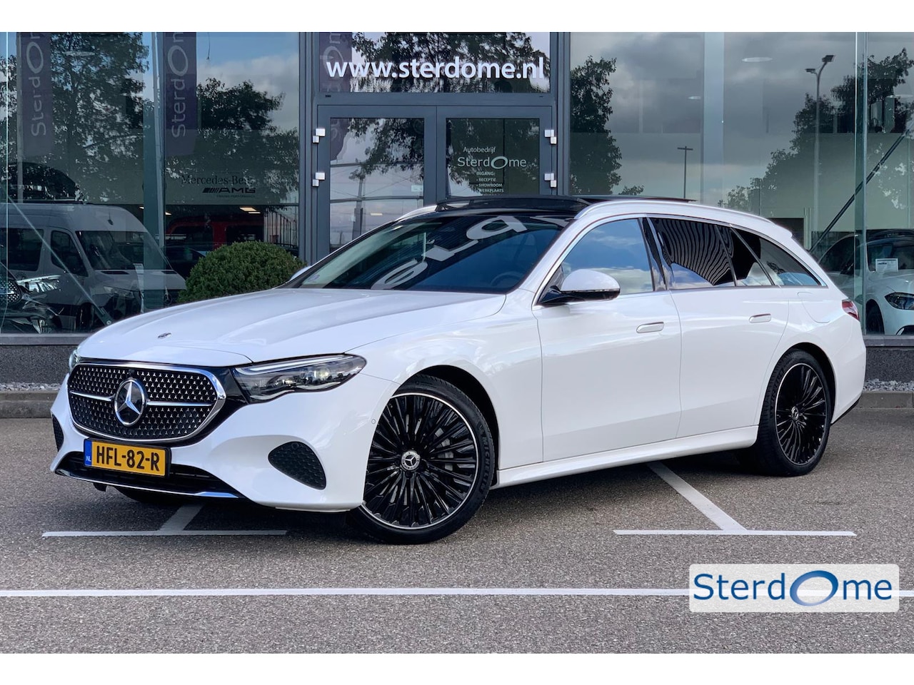 Mercedes-Benz E-klasse Estate - 300 e Avantgarde l Panoramadak l Burmester l DISTRONIC plus l Niveauregeling l DIGITAL LIG - AutoWereld.nl