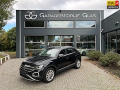 Volkswagen T-Roc - 1.5 TSI Style camera- stoel en stuurverwarming