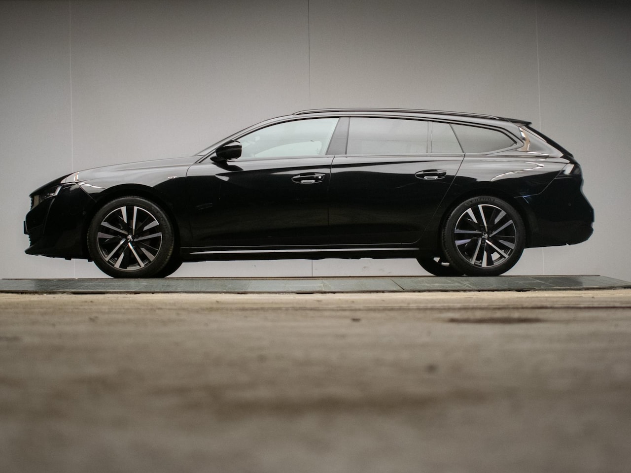Peugeot 508 SW - 1.2 PureTech GT-Line Sport (APPLECARPLAY,CAMERA,NAVIGATIE,CRUISE,LED,CLIMATE,SPORTSTOELEN, - AutoWereld.nl