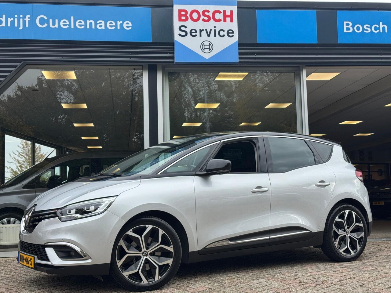 Renault Scénic - TCe 140 EDC Intens Navi / Camera / P-sensoren / Full LED / Winterbandenset - AutoWereld.nl
