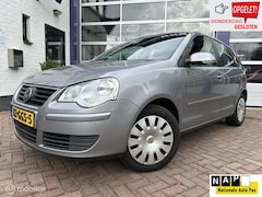 Volkswagen Polo - 1.4-16V Comfortline * AUTOMAAT * AIRCO * 5 D