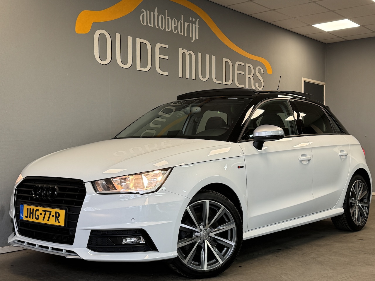Audi A1 Sportback - 1.4 S-Line/Panoramadak/Stoelverwarming/Parkeersensoren - AutoWereld.nl