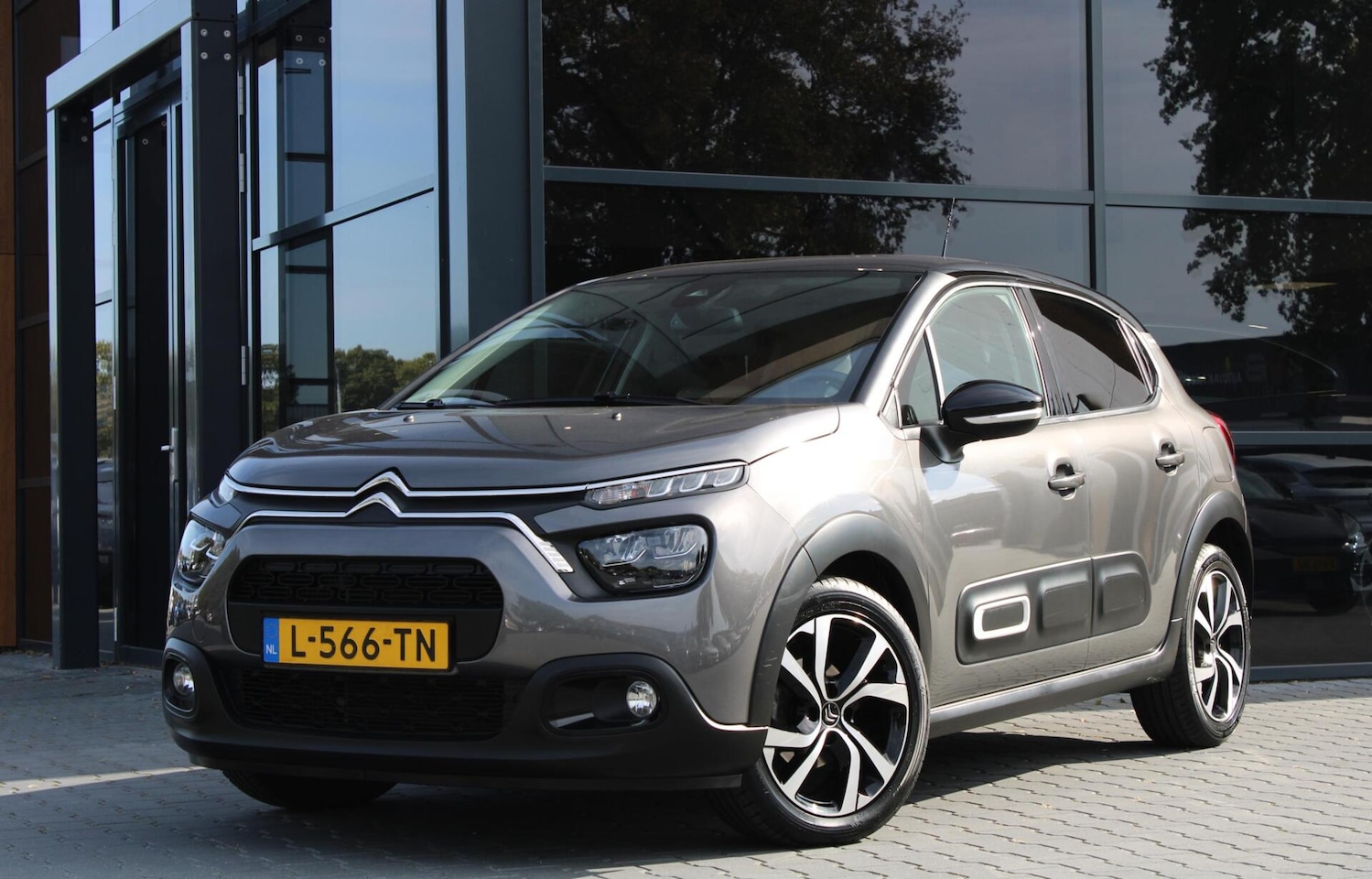 Citroën C3 - 1.2 Automaat | Camera | Navigatie | Trekhaak - AutoWereld.nl