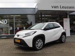 Toyota Aygo X - 1.0 VVT-i MT PLAY AD-CRUISE APPLE/ANDROID DRAADLOOS AIRCO CAMERA DAB