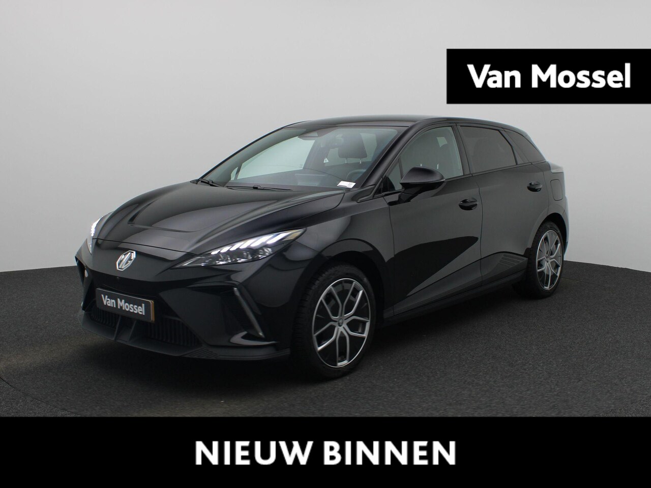 MG 4 - MG4 64 kWh Luxury | 360 CAMERA | PARKEERSENSOREN | APPLE CARPLAY | CLIMATE CONTROL | ELEKT - AutoWereld.nl
