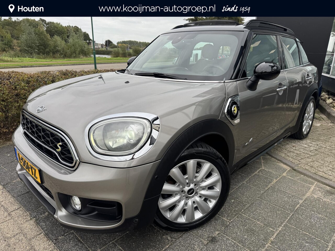 MINI Countryman - 2.0 Cooper S E ALL4 Chili | Eerste Eigenaar | 18 Inch | Lederen Bekleding | Achteruitrijca - AutoWereld.nl