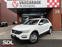 Volkswagen T-Roc - 1.0 TSI Style // ADAPT. CRUISE // CLIMA // NAVI // STOELVERWARMING // PDC V+A //
