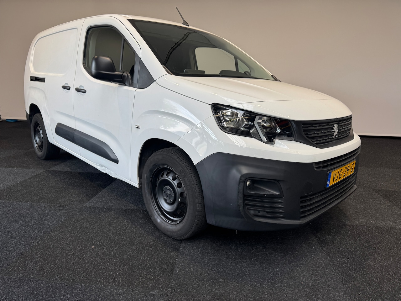 Peugeot Partner - 1.5 HDI Euro 6 3 zits 81000 km euro 6 - AutoWereld.nl