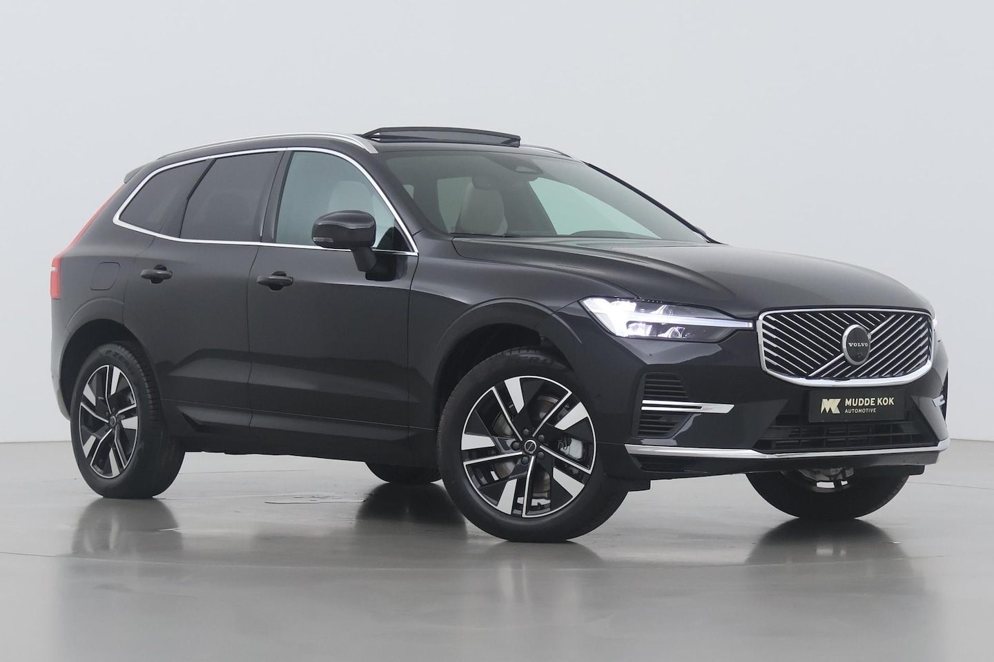 Volvo XC60 - T6 Plug-in hybrid Plus Bright | FACELIFT | Head-Up | Panoramadak | harman/kardon | ACC | 3 - AutoWereld.nl