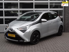 Toyota Aygo - 1.0 VVT-i x-play, Achteruitrijcamera, Airco etc
