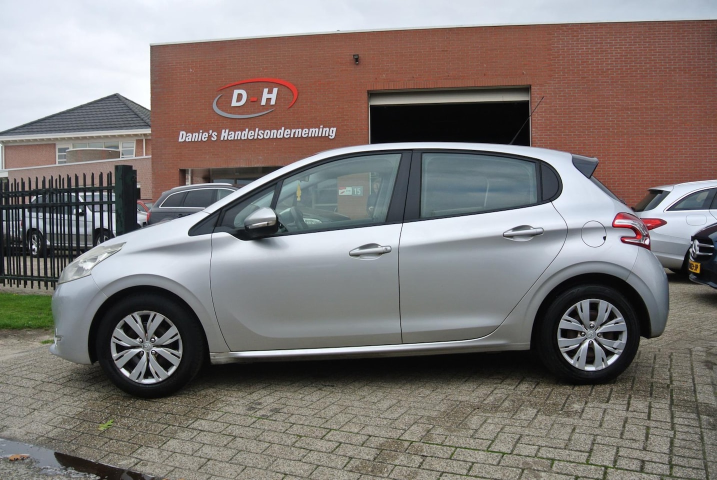 Peugeot 208 - 1.2 VTi Active airco motor probleem - AutoWereld.nl
